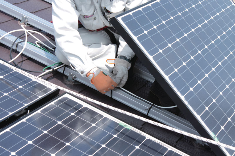 Correto gerenciamento de cabos é imprescindível para a eficiência de plantas solares.
