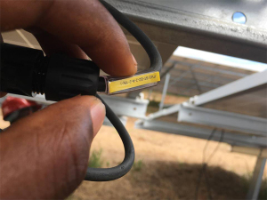 O sistema CarryMark Slim é ideal para identificação de cabos fotovoltaicos.